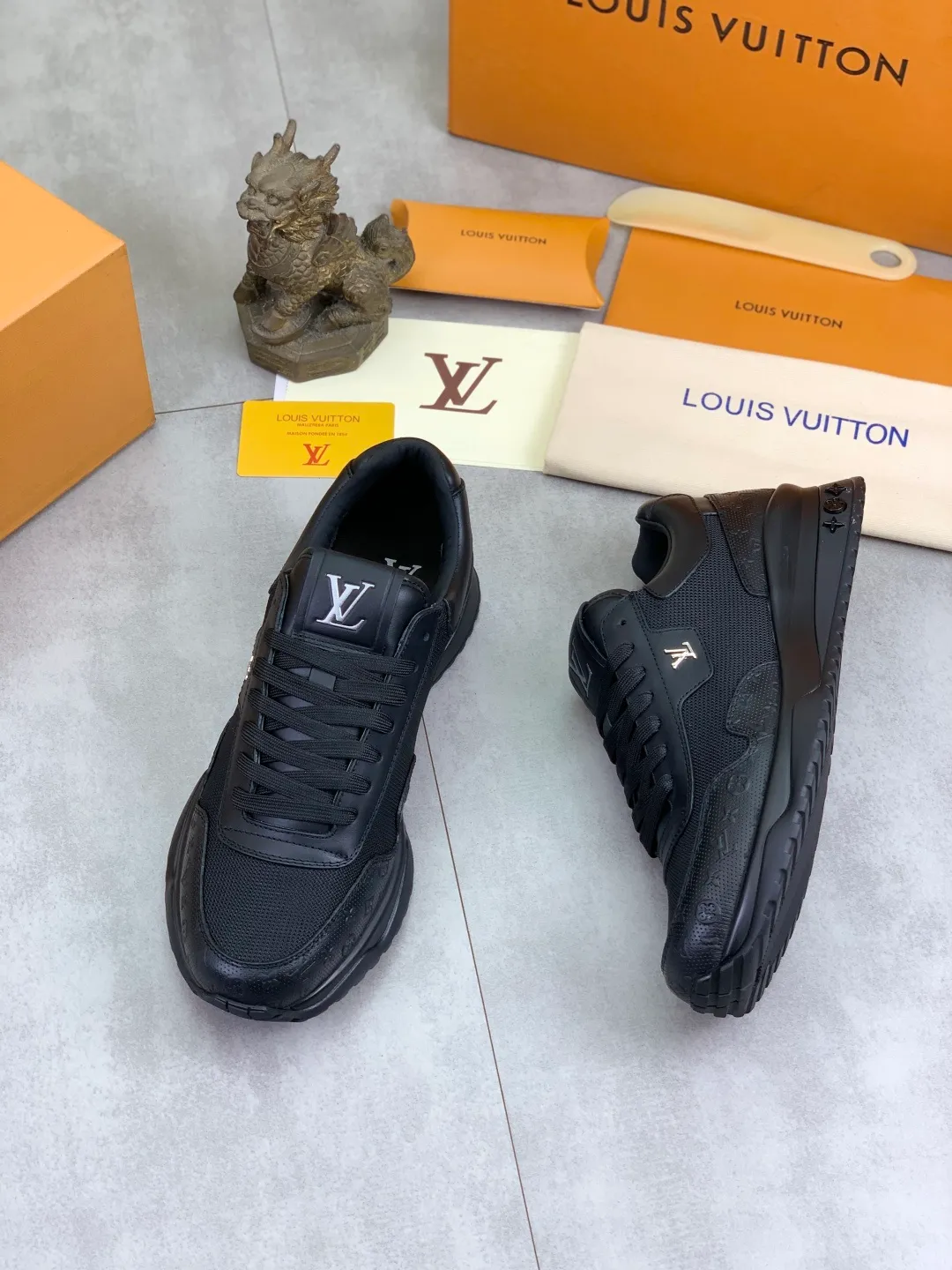 Men's men's shoes P680 new style 💶[LOUIS VUITTON] (original order) new style 🍀LV Louis Vuitton * - top version of LV classic trendy shoes! Use imported original cowhide and water-dyed cowhide lining. The latest original wear-resistant TPU combination outsole! High quality products! Multiple colors available, code number: 38-44 (45 46 customized)